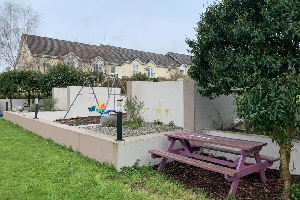 Two Bedroom Town House Beside The River Barrow Carlow Bagian luar foto